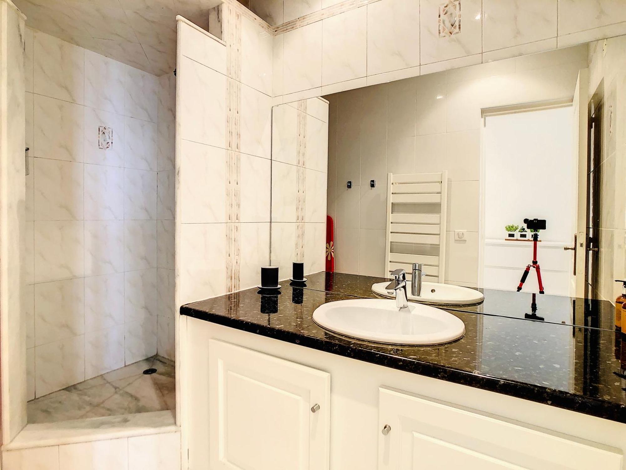 1 Bedroom Flat With Balcony Cannes Center Croisette 6Ppl Exteriör bild
